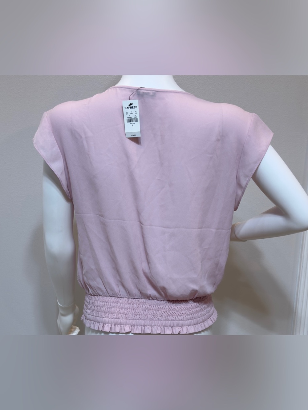 Express Pink Sleeveless V- Neck Size :S 100% Polyester Blouse . New with tags - Picture 2 of 11